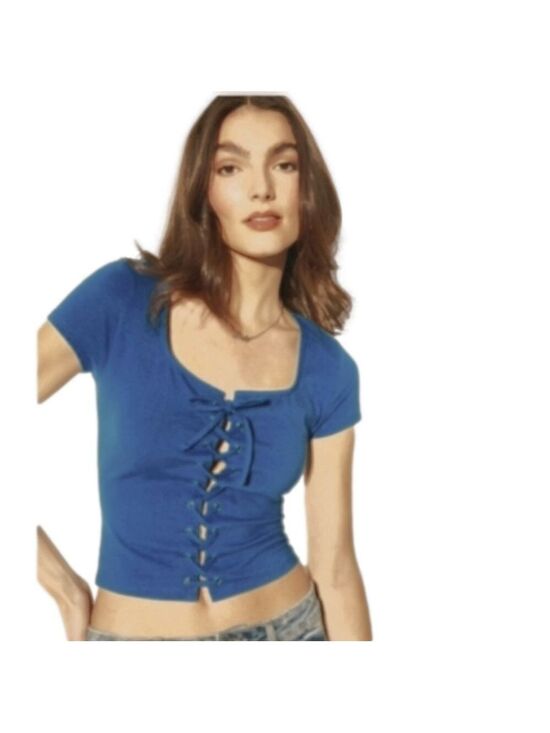 Rue21 Tops - Rue 21 Blue Grommet lace up Front Tee!